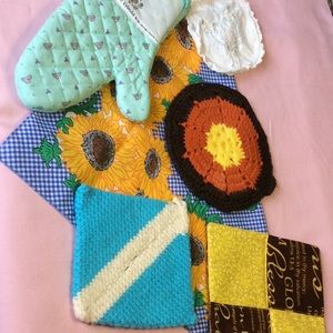 FINAL SALE PRICE Kitchen Linen Variety Pack Lot of 6 Pieces